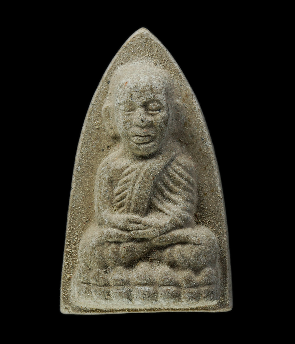 พระผงกล่องขาว17 (191)p.jpg - หลวงปู่ทวด วัดช้างให้ หลังตัวหนังสือ ปี2550 เนื้อผงพุทธคุณ ผงว่าน | https://kamulet.in.th